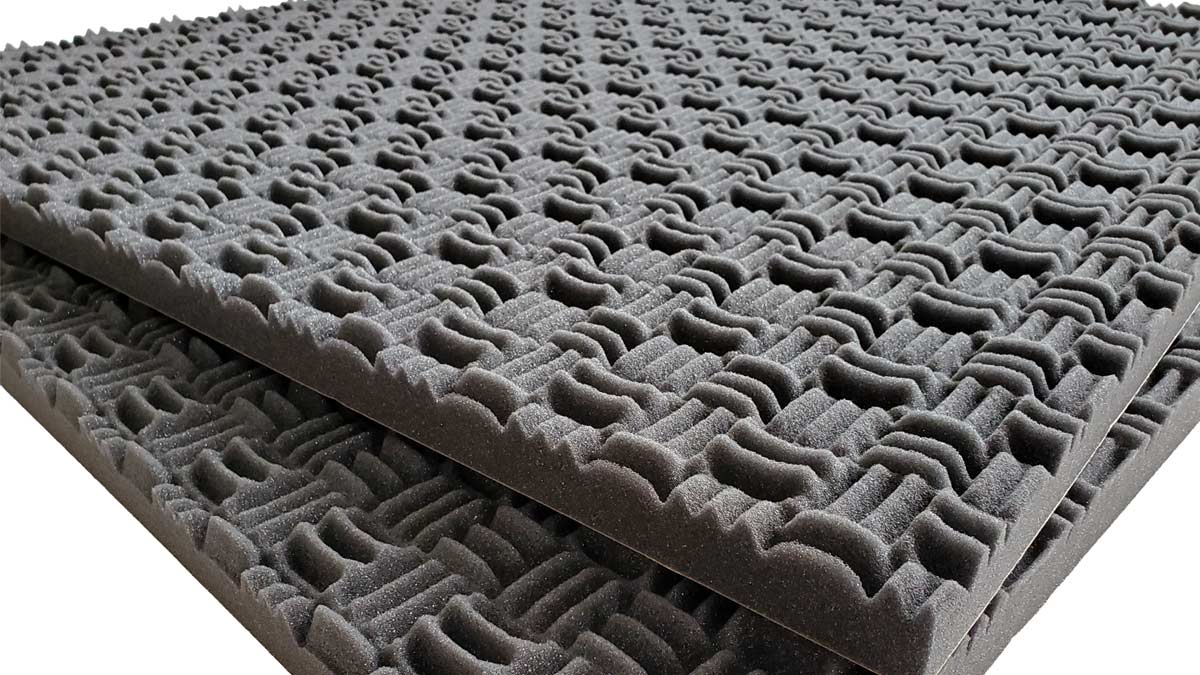 オーディオ・音響用途のウレタン製吸音材・防音材パネル。スタジオや防音ブースで反響音を抑える吸音材。
