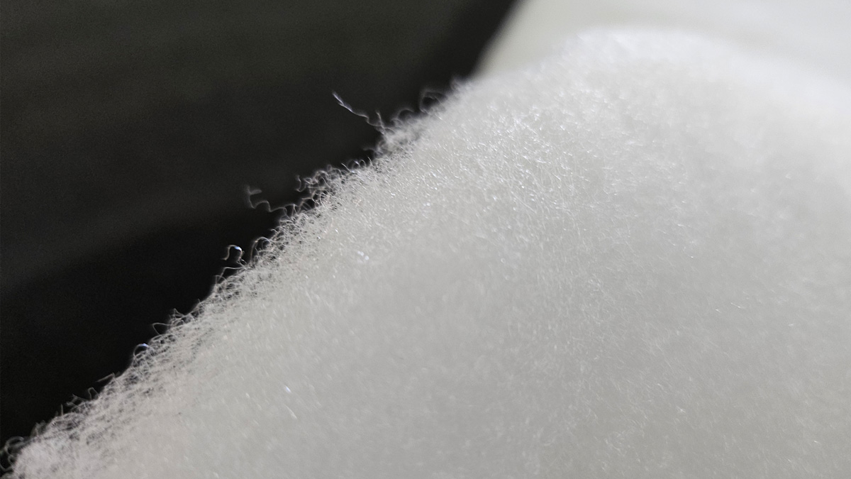 樹脂綿の質感を詳細に写したマクロ撮影の拡大写真