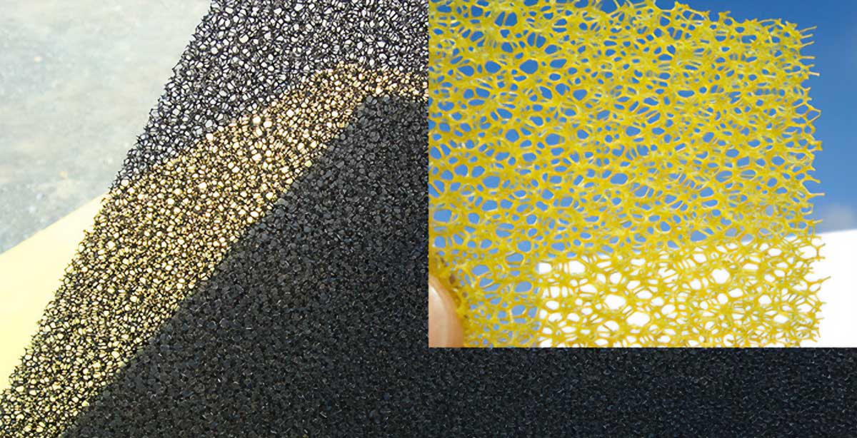 スポンジフィルター（ウレタンフィルター）のオープンセル構造。空気や液体のろ過に使用される多孔質素材の拡大画像。